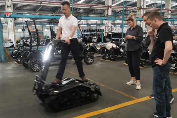 2024 Plano mula sa isang negosyante ng snowmobile