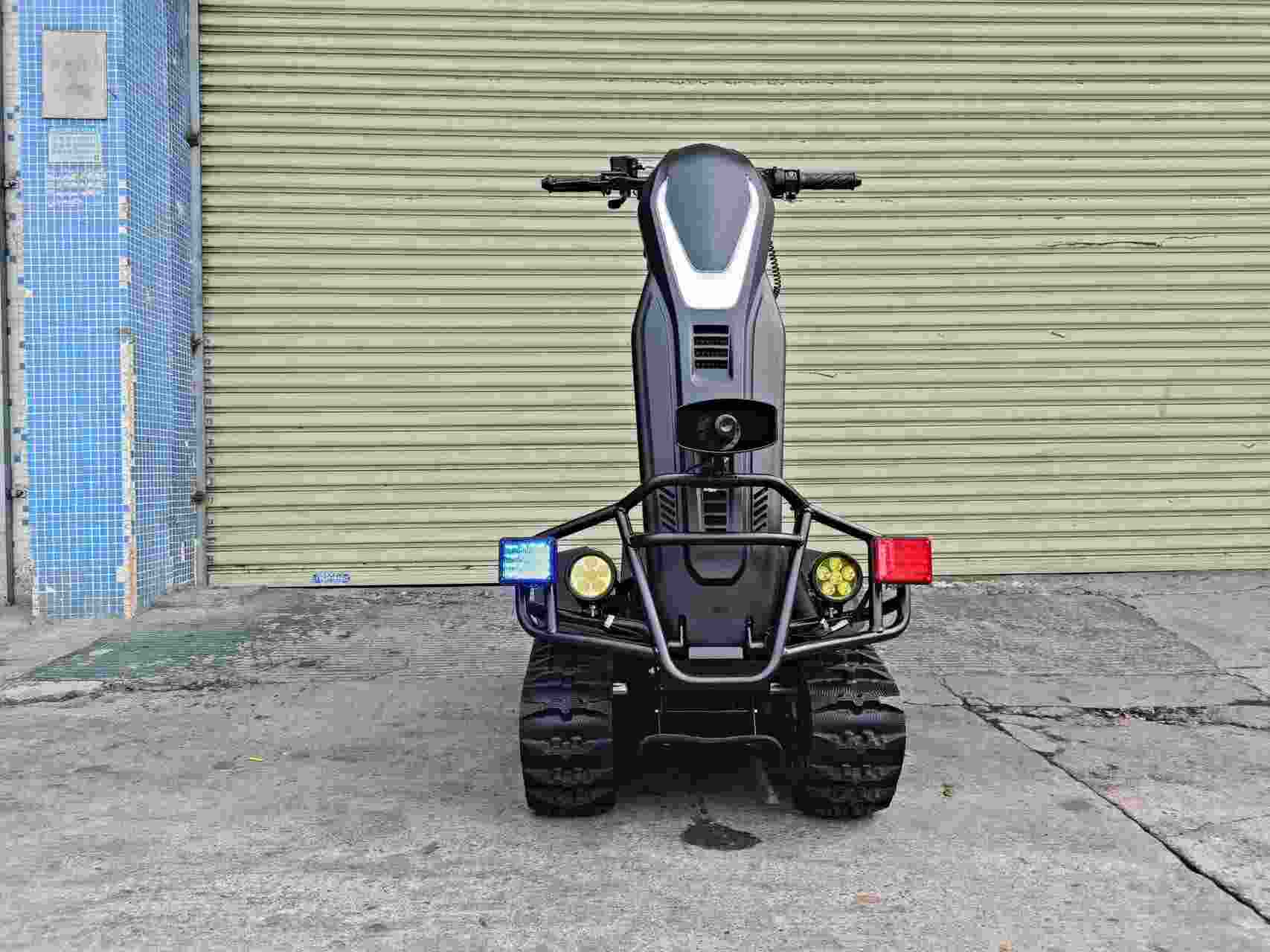 Makabagong All-Terrain Vehicle na ipinakita bilang isang bagong tool ng pulisya