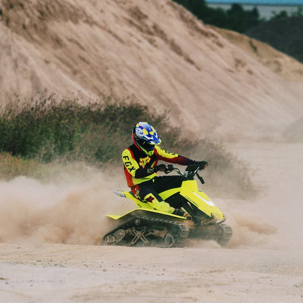 Ang 72V Electric All-Terrain Vehicle ay Nilagyan ng Lithium Battery.