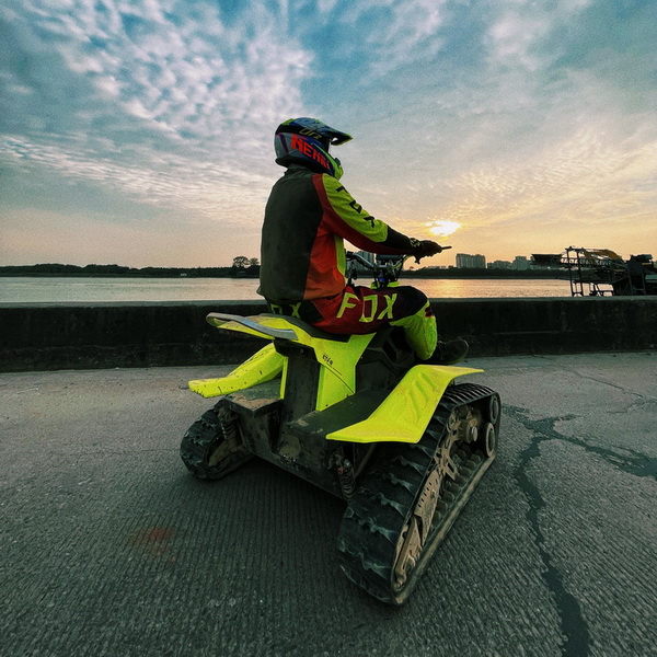 High-Torque 72V Electric ATV na may Dual Tracks at Dual Motors para sa Extreme Conditions